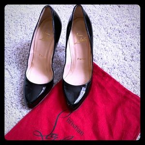 Christian louboutin décolleté pump 6.5